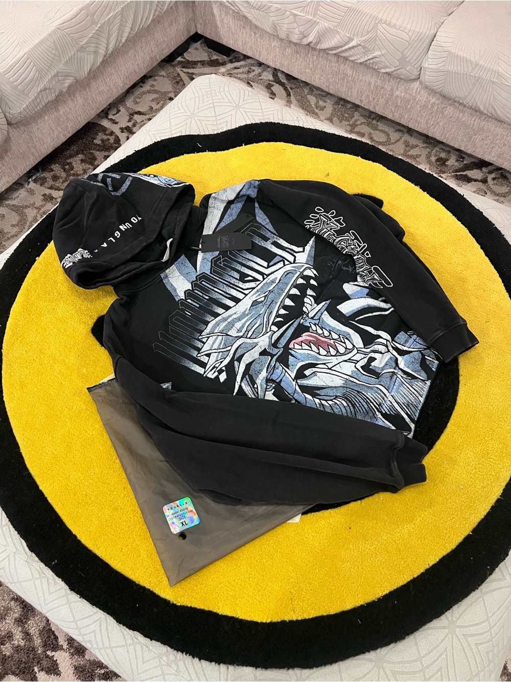 YoungLA 5008 - Yu-Gi-Oh!® Hoodies
Kaiba’s Blue Eyes
XL